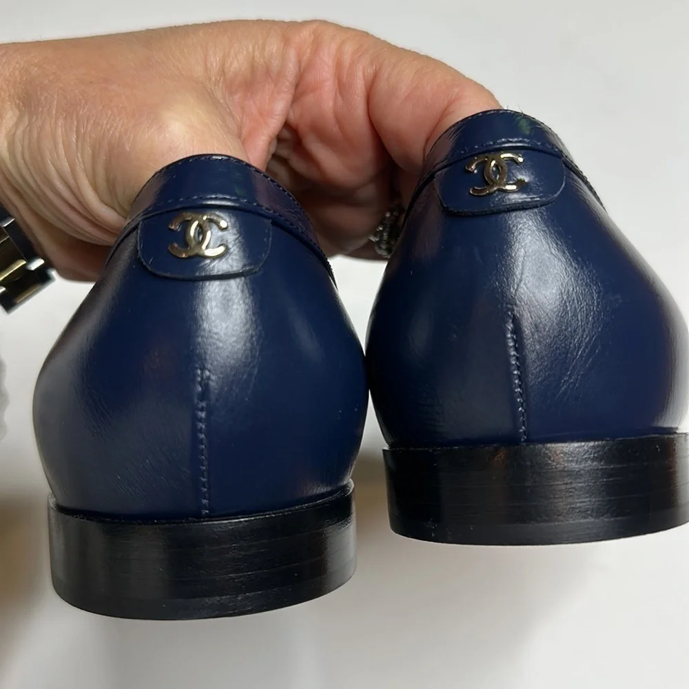 Chanel Leather Navy Oxfords 38 1/2